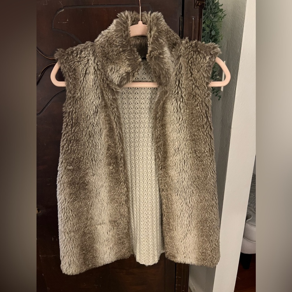 Metaphor Faux Fur Vest. Size Small